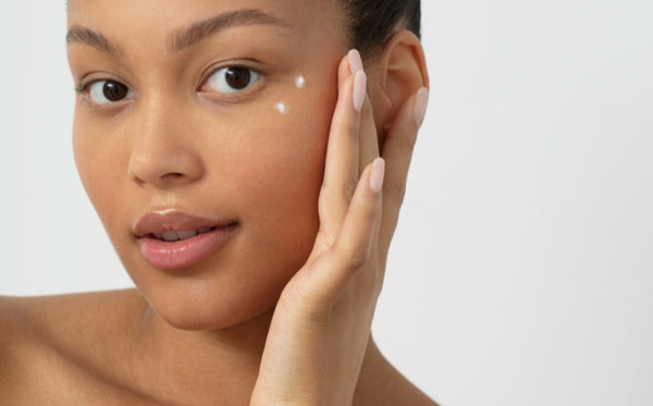 Votre guide des crèmes contour yeux
